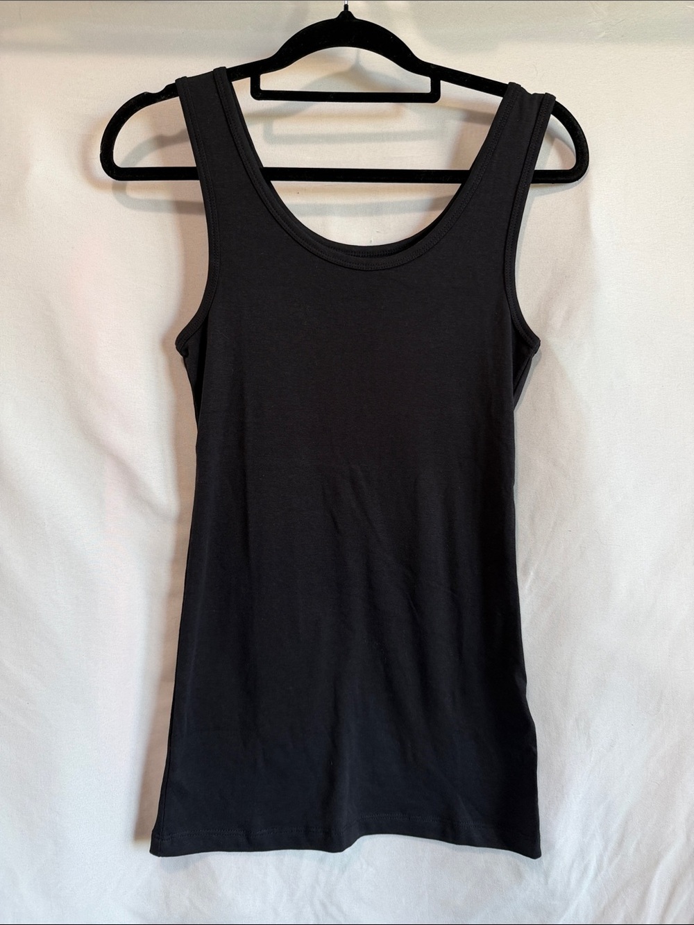 Amazon Essentials Black Scoop Neck Tank Top